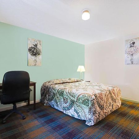 Patriot Inn Motel Beaver Wv, By Oyo エクステリア 写真