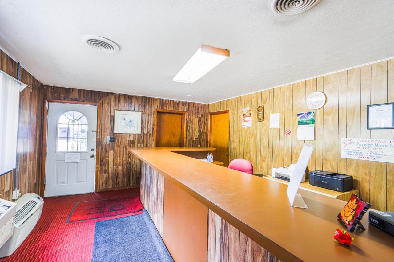 Patriot Inn Motel Beaver Wv, By Oyo エクステリア 写真