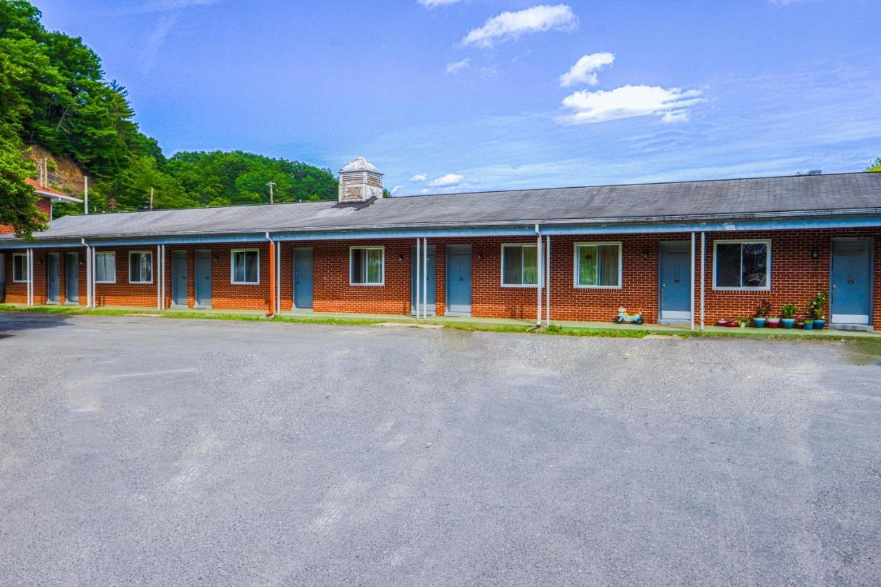 Patriot Inn Motel Beaver Wv, By Oyo エクステリア 写真