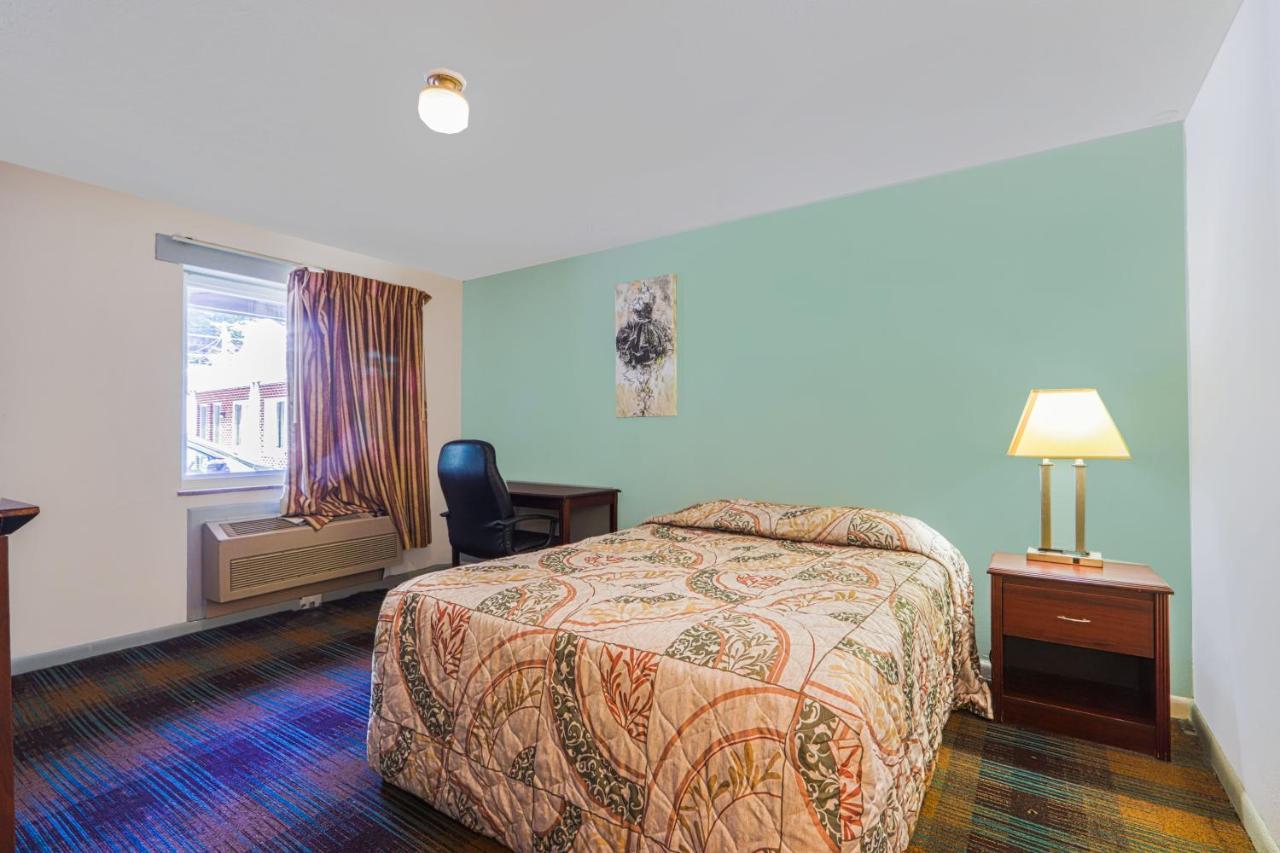 Patriot Inn Motel Beaver Wv, By Oyo エクステリア 写真