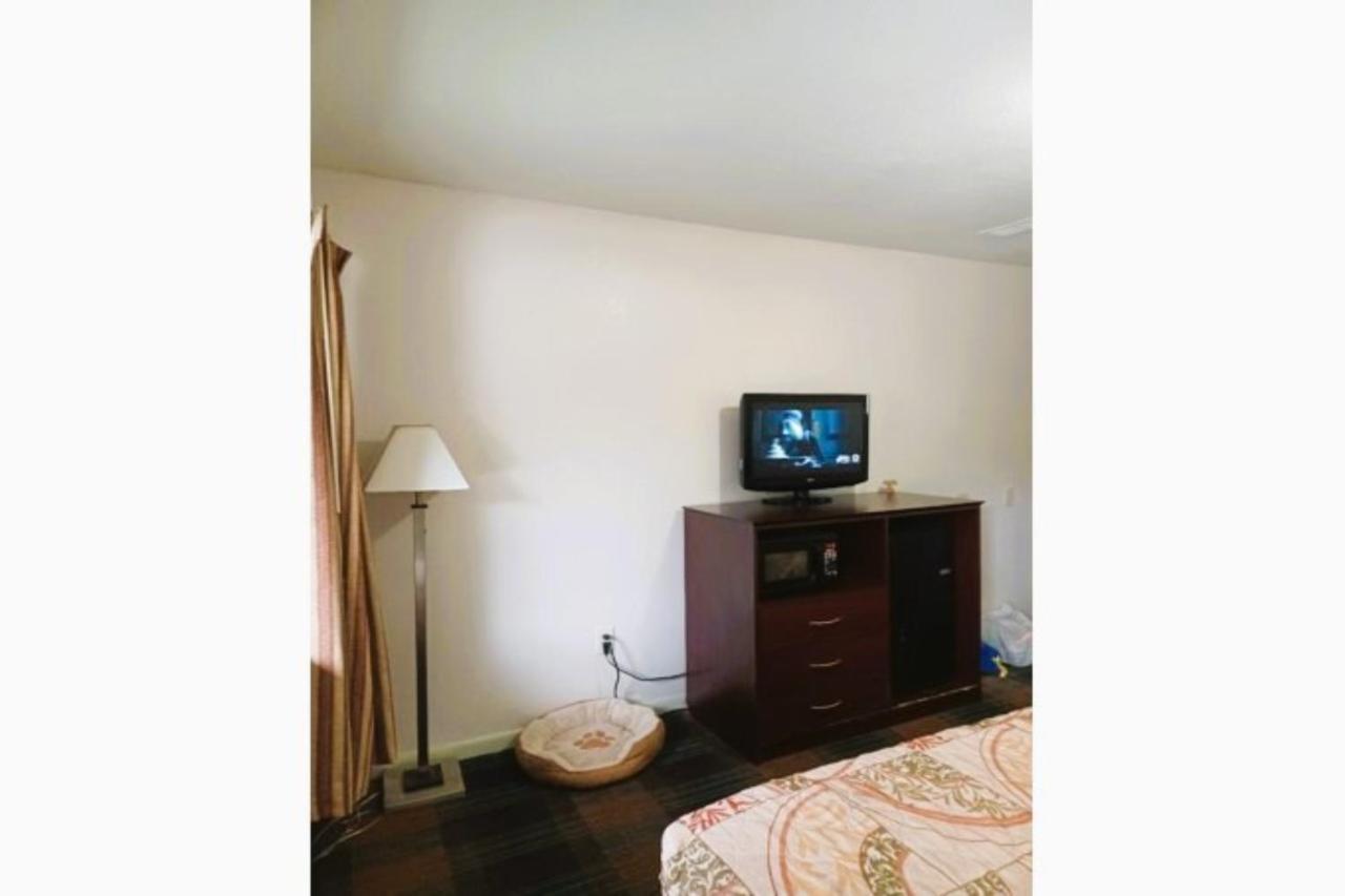 Patriot Inn Motel Beaver Wv, By Oyo エクステリア 写真